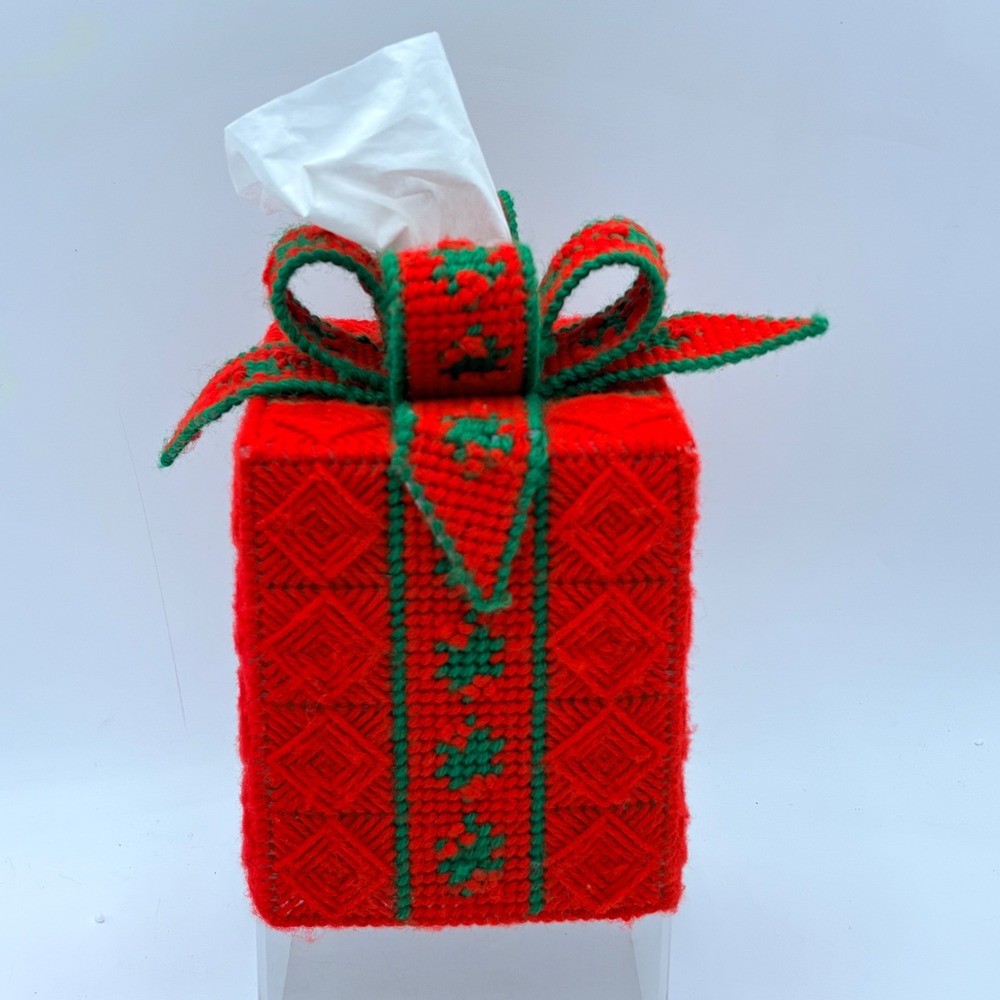 Handmade Plastic Canvas‎ Christmas Gift Box Tissue Box Cover Red Green Holiday